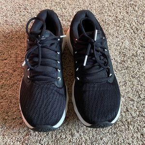 Under Armor tennis shoes